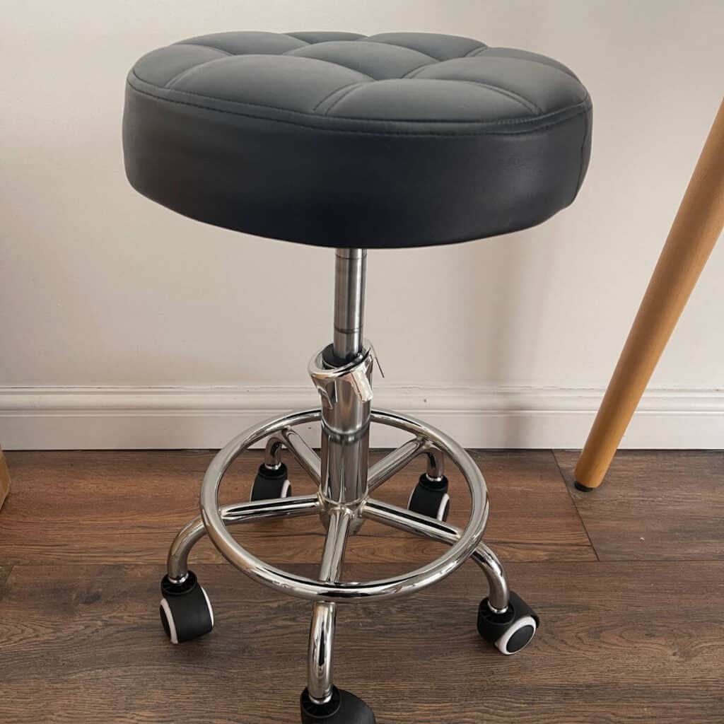 Photo of a stool on wheels
